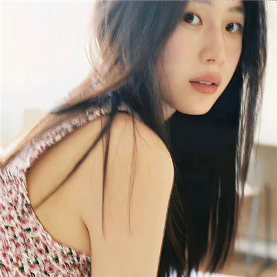 亚历克西纳之谜封面